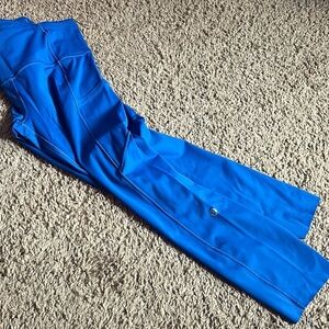 Lululemon electric blue cropped leggings